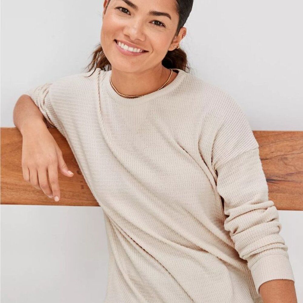 American Eagle Outfitters Women's Cream Oversized Long-Sleeve Plush T-Shirt XL